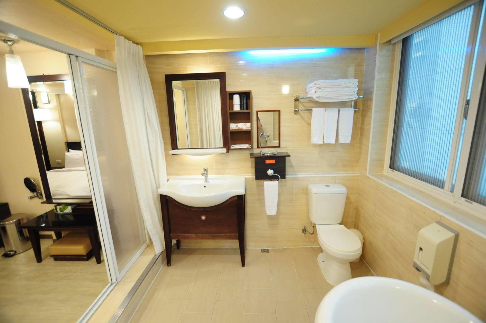 Kindness Xin Jue Jiang Hotel Cao Hùng Ngoại thất bức ảnh